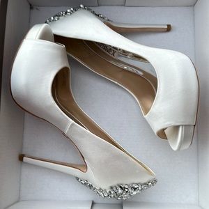 BADGLEY MISCHKA KIARA HEELS PUMPS NWT